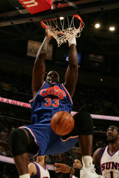 西媒热议亚马尔表现：昨晚真正的18岁新星是埃斯特旺（西媒聚焦亚马尔之战：昨夜最耀眼的18岁新星其实是埃斯特旺）