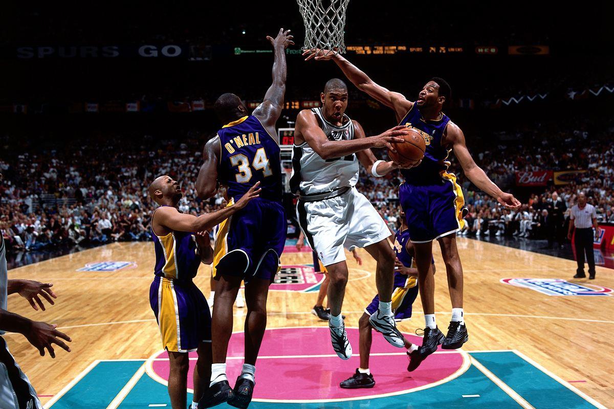 回顾苏炳添10次“破十”光辉瞬间（苏炳添十度破十：高光瞬间全记录）