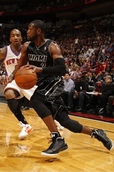 亚特兰大4-0十人热那亚晋级意杯8强，吉姆西蒂、德容恩破门（亚特兰大4-0横扫十人热那亚，挺进意杯八强，吉姆西蒂、德容恩建功）