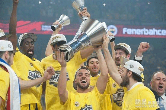 里程碑，亚泰37岁前锋谭龙已在中超出战200场比赛（37岁谭龙达成中超200场里程碑，亚泰前锋再添荣誉）