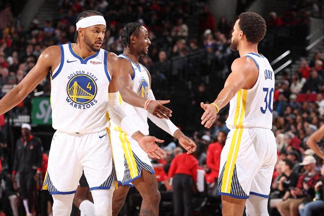 记者：佛罗伦萨球员不满基恩500万高薪，后者态度也存在问题（记者称佛罗伦萨队内对基恩500万年薪不满，其态度亦遭质疑）