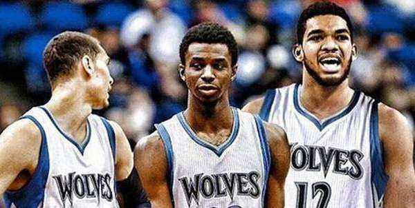 杜兰特关键时刻连得10分带队取胜（杜兰特最后时刻连砍10分，率队胜出）