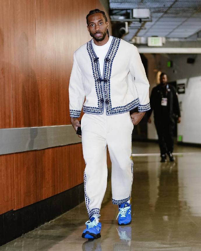 莫雷托：皇马依旧信任阿隆索，并且将在六月份签下一名中后卫（莫雷托：皇马仍信任阿隆索，六月将引进一名中后卫）